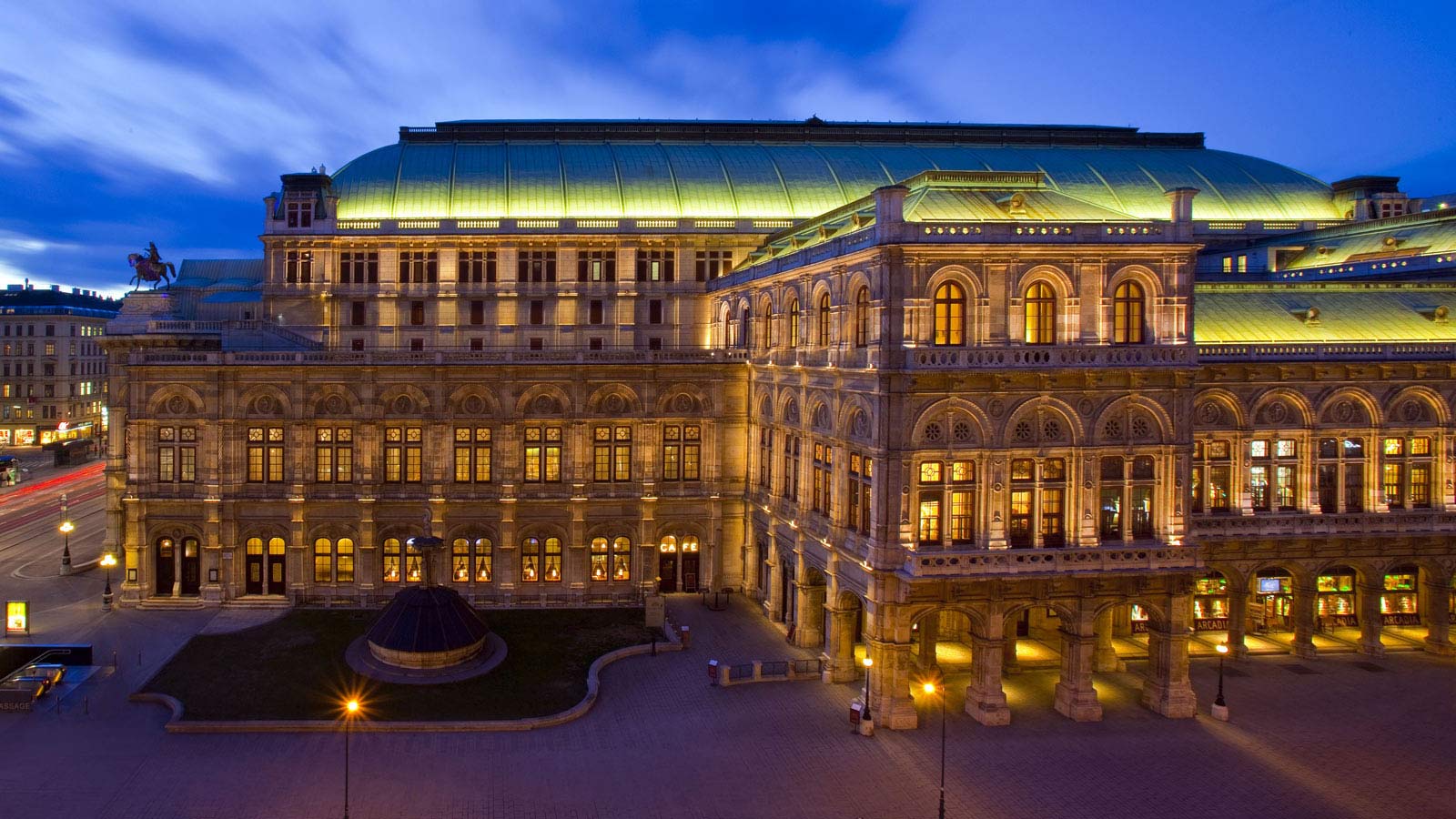 Near the Vienna State Opera: Stay at the Hotel Bristol in Vienna