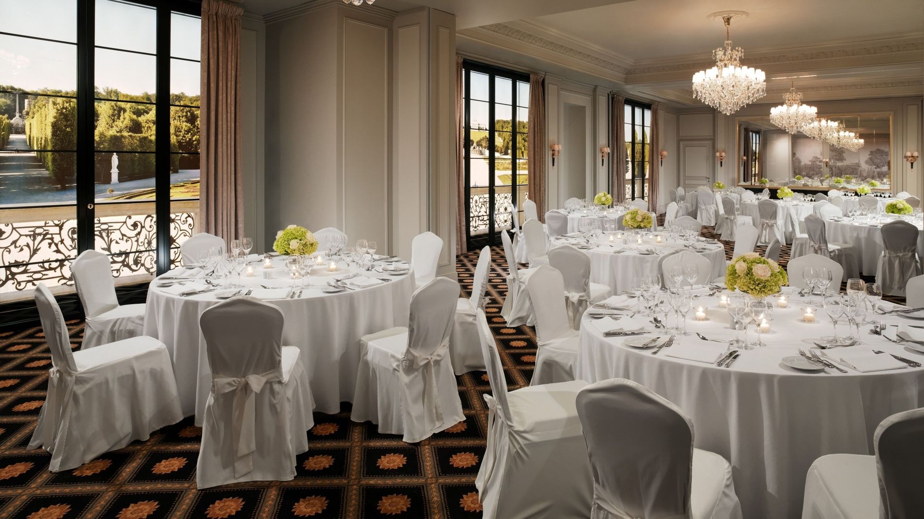 Salon Schönbrunn, Bristol Lounge